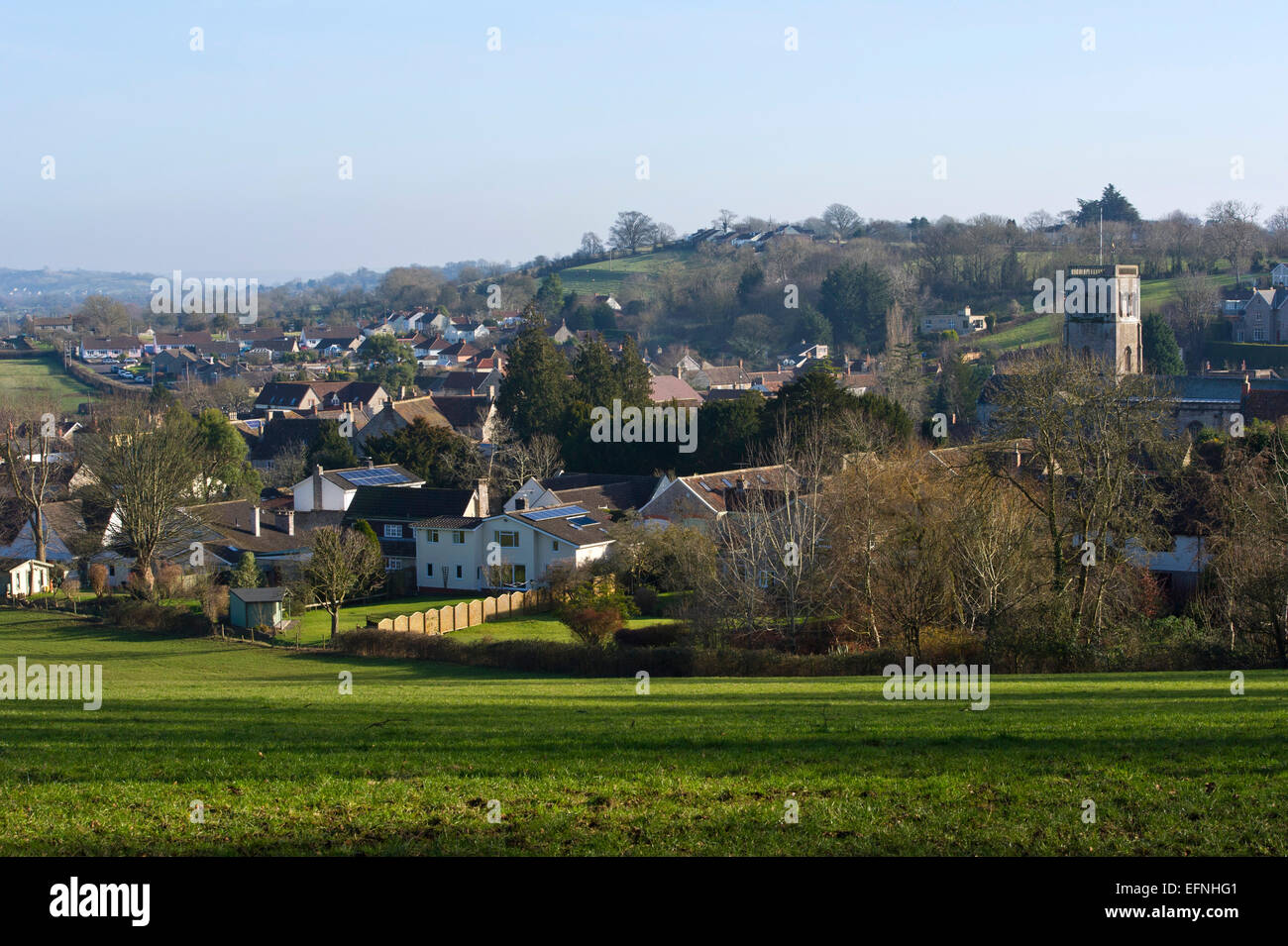 Str. Marys Kirche und Dorf Wedmore, Somerset, England Stockfoto