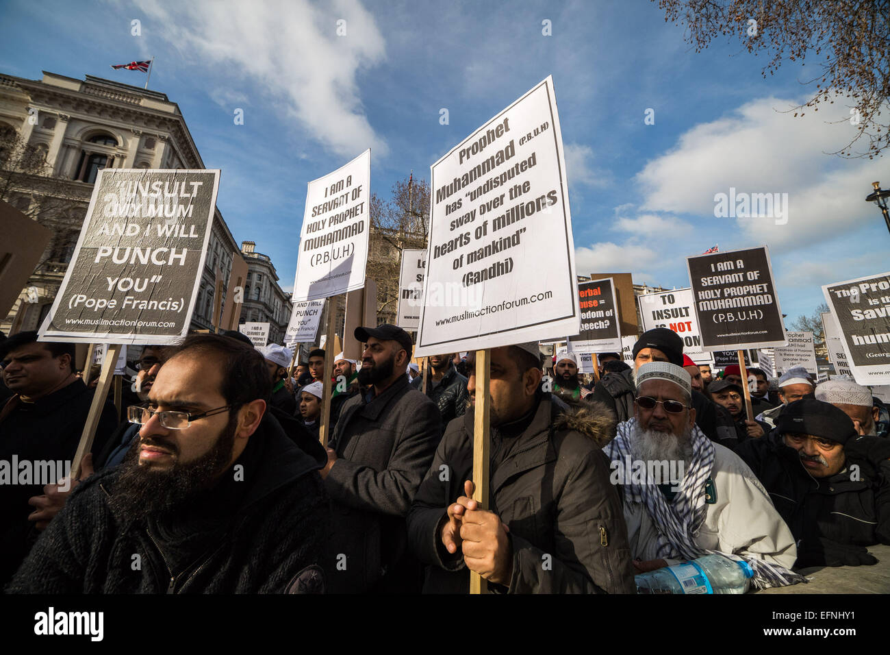 London, UK. 8. Februar 2015. Britische Muslime protestieren gegen Charlie Hebdo erneuten Veröffentlichung Credit: Guy Corbishley/Alamy Live News Stockfoto