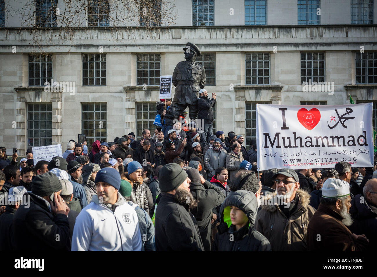 London, UK. 8. Februar 2015. Britische Muslime protestieren gegen Charlie Hebdo erneuten Veröffentlichung Credit: Guy Corbishley/Alamy Live News Stockfoto