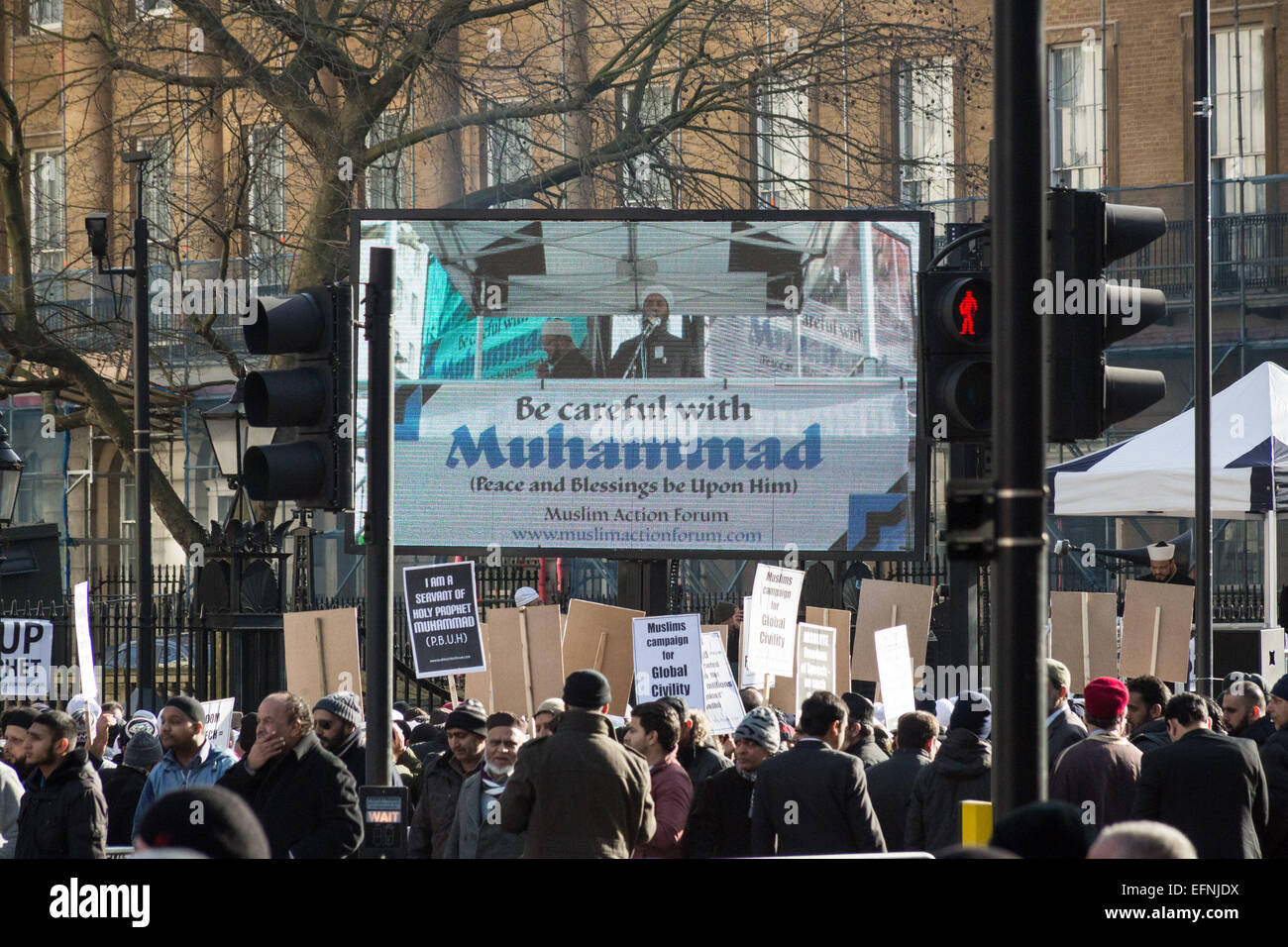 London, UK. 8. Februar 2015. Britische Muslime protestieren gegen Charlie Hebdo erneuten Veröffentlichung Credit: Guy Corbishley/Alamy Live News Stockfoto