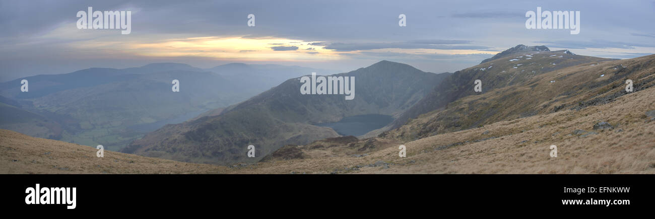 Cadair Idris, ein beliebter Berg für Wanderer in Gwynedd, Wales.  Die Schüssel mit dem See wurde aus einem Cirque Gletscher gebildet. Stockfoto