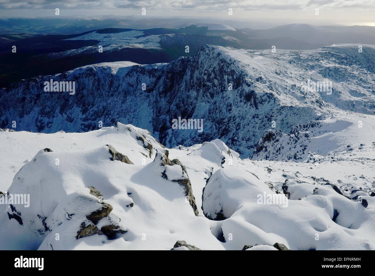 Cadir Idris im Winter im Schnee Stockfoto
