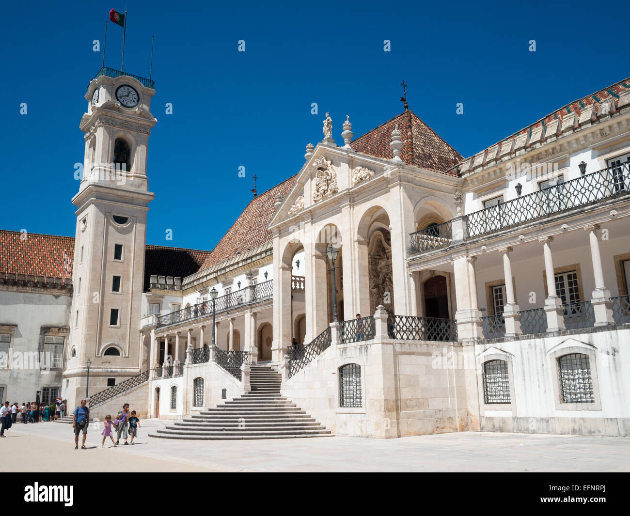 Via Latina und Turm von Coimbra Universität Paço Das Escolas Gericht Stockfoto