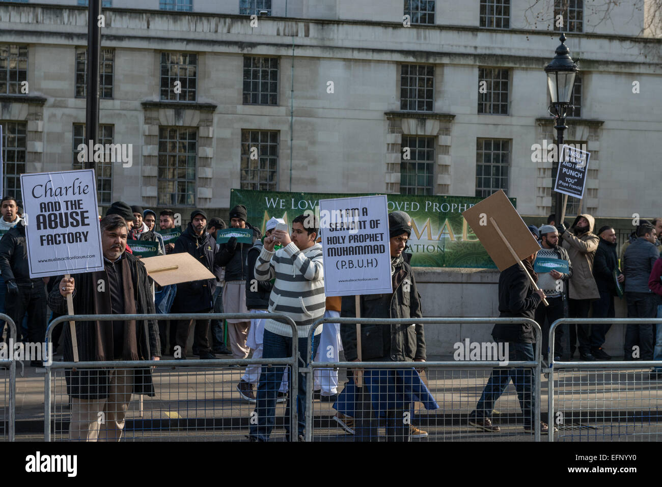 Britische Muslime protestieren in London gegen Charlie Hebdo Karikaturen Stockfoto