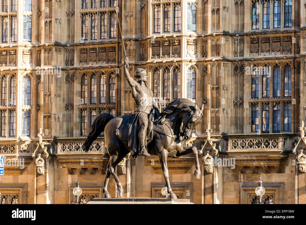 Richard Coeur de Lion ist ein Reiterstandbild des 12. Jahrhundert englischen Monarchen, König Richard I von England, Richard Löwenherz Stockfoto