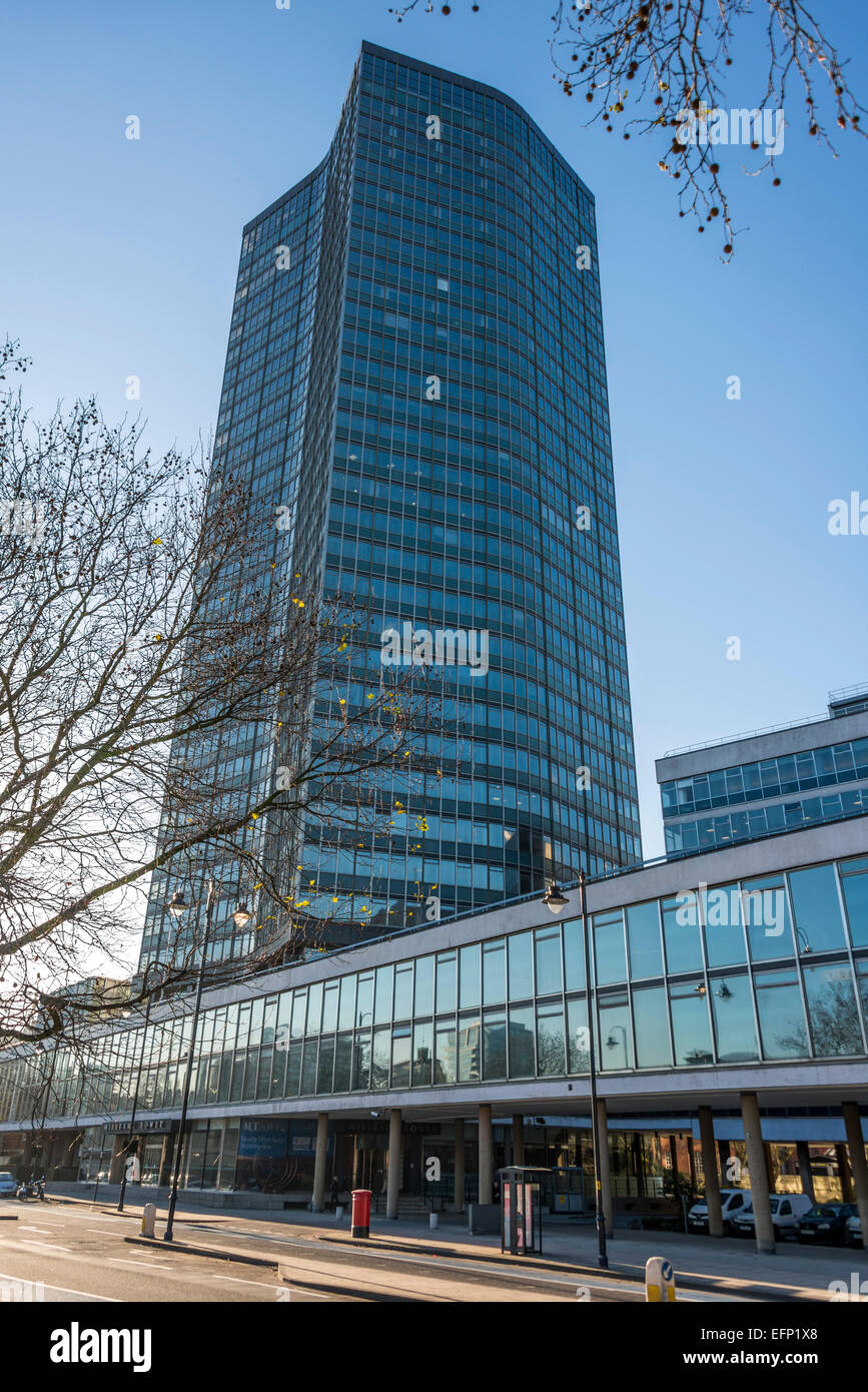 Millbank Tower ist ein Wahrzeichen Wolkenkratzer in Westminster an den Ufern der Themse mit starken politischen Verbindungen. Stockfoto