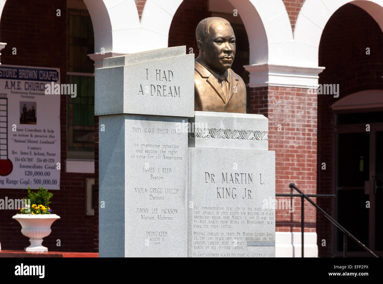 Denkmal für Martin Luther King vor Brown Kapelle African Methodist Episcopal Church AME ame. Church in Selma, Alabama Stockfoto