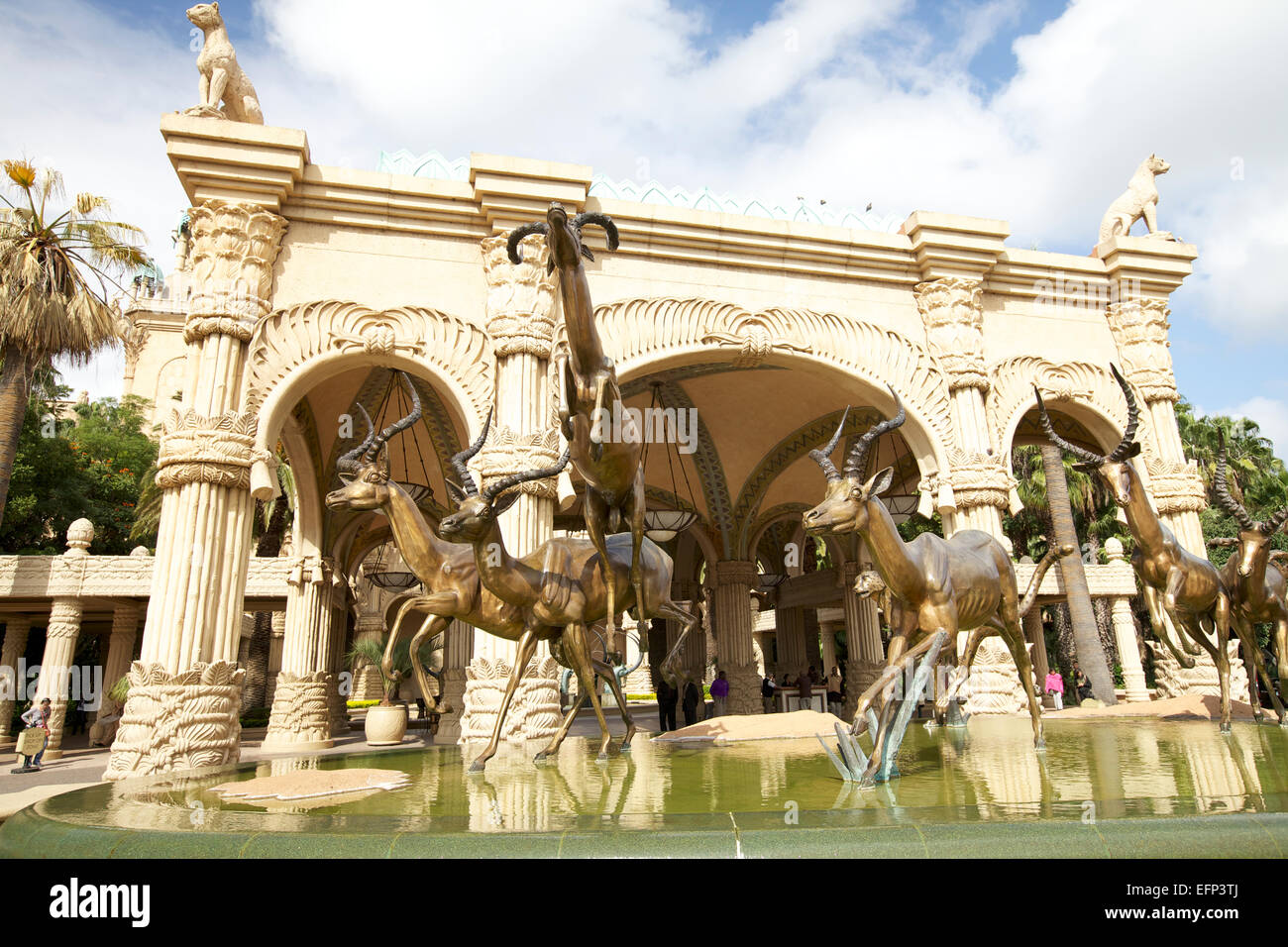 Verlorene Stadt oder Sun City ist ein luxuriöses Hotel mit einem großen Eingang, Südafrika. Berühmte fünf-Sterne-Hotel für Unterkunft, Glücksspiel Stockfoto