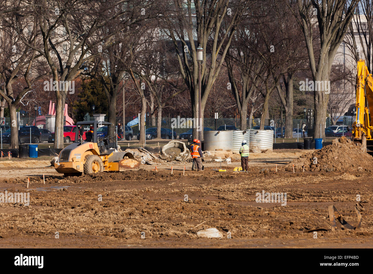 Erneute Anwendung Mutterboden für Rasen Restaurierung an der National Mall - Washington, DC USA Stockfoto