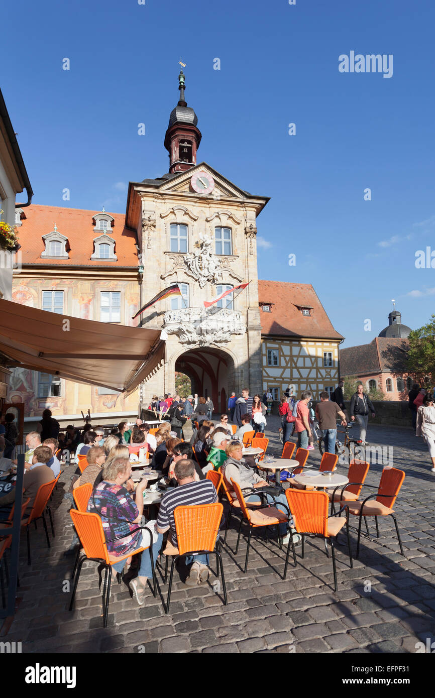 Strassencafé, altes Rathaus, UNESCO-Weltkulturerbe, Bamberg, Franken, Bayern, Deutschland, Europa Stockfoto