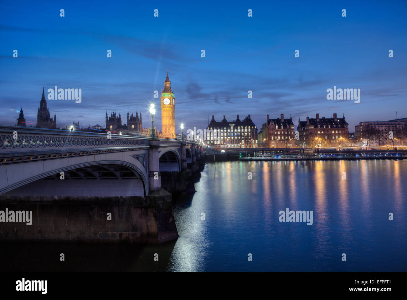 Westminster Bridge, die Themse und die Häuser des Parlaments, London, England, Vereinigtes Königreich, Europa Stockfoto