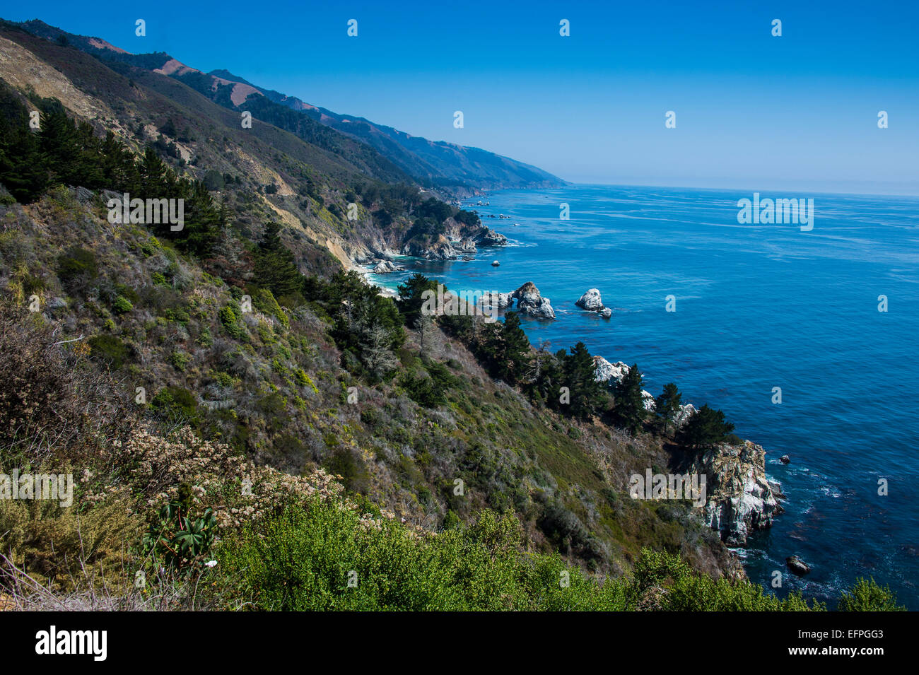 Übersehen Sie, über die felsige Küste von Big Sur, Kalifornien, USA Stockfoto