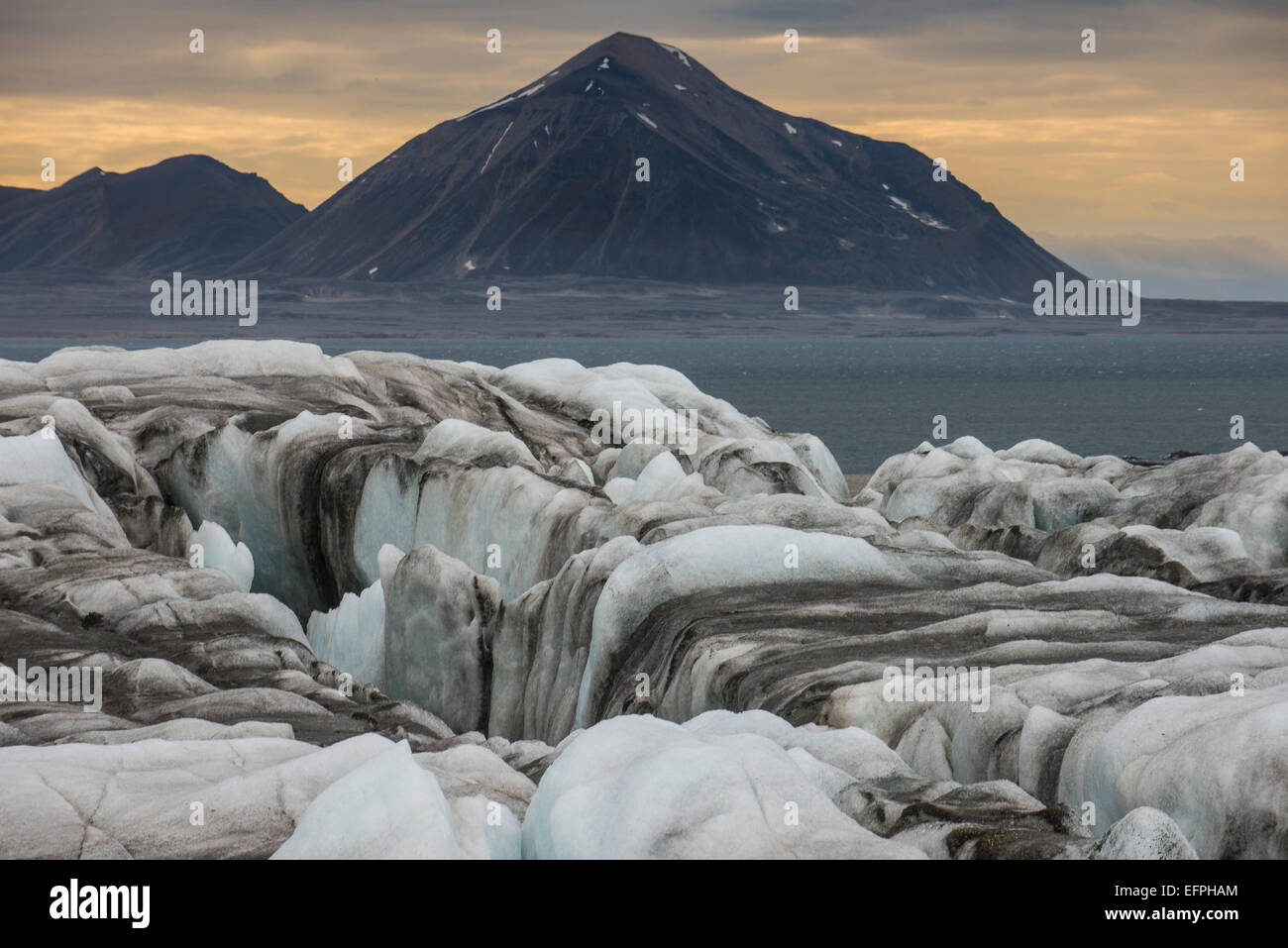 Riesige Gletscher im Hornsund, Svalbard, Arktis, Norwegen, Skandinavien, Europa Stockfoto