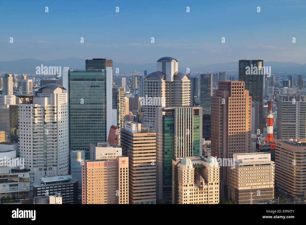 Blick auf die Wolkenkratzer von Kita, Osaka, Kansai, Japan, Asien Stockfoto