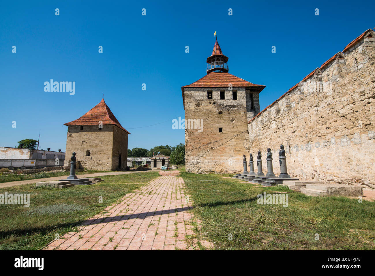 Helden-Statuen vor der Festung Bender in Europa, Republik Moldau, Republik Transnistrien, Bender Stockfoto