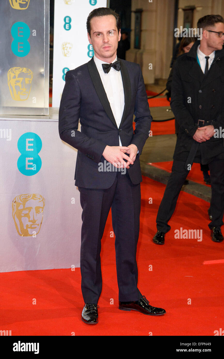 Andrew Scott kommt auf dem roten Teppich für die EE BRITISH ACADEMY FILM AWARDS am 02.08.2015 am Royal Opera House, London. Bild von Julie Edwards Stockfoto