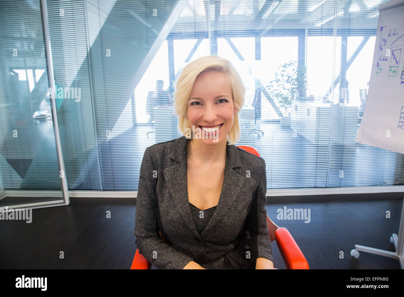 Mitte Erwachsene Frau, Lächeln, Porträt Stockfoto