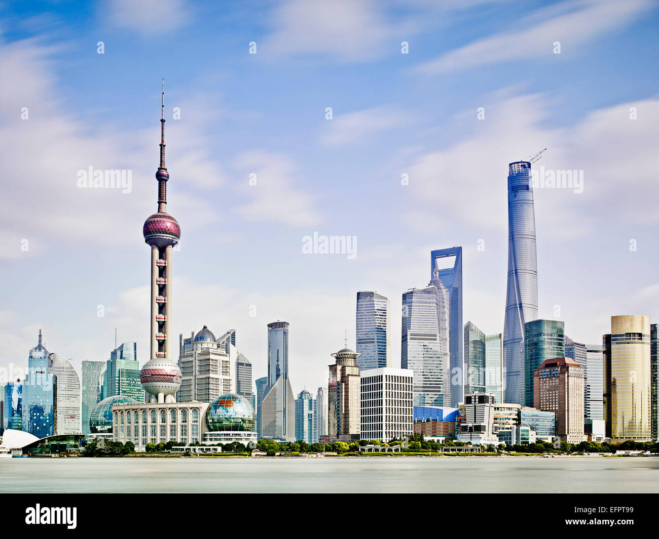 Blick auf Pudong vom Bund, Shanghai, China Stockfoto