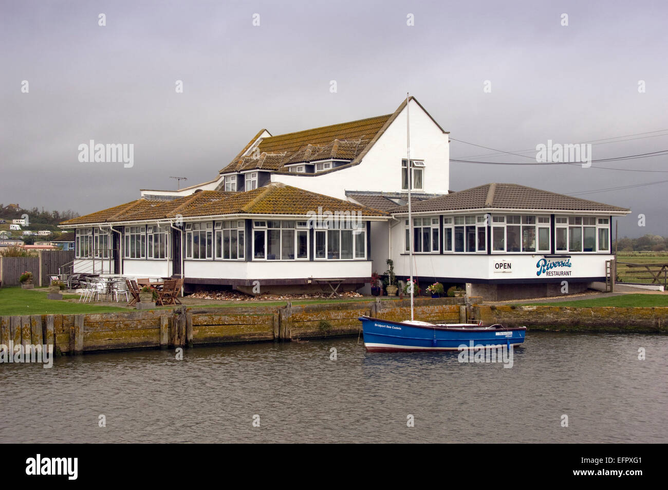 Riverside Restaurant, West Bay, Dorset, Großbritannien, das Lokal ist spezialisiert auf Meeresfrüchte gefangen. eine UK Restaurants Essen Fisch Meeresfrüchte Stockfoto