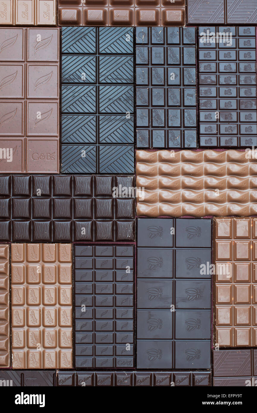 Verschiedene Bars von Milchschokolade und dunkler Schokolade Stockfoto