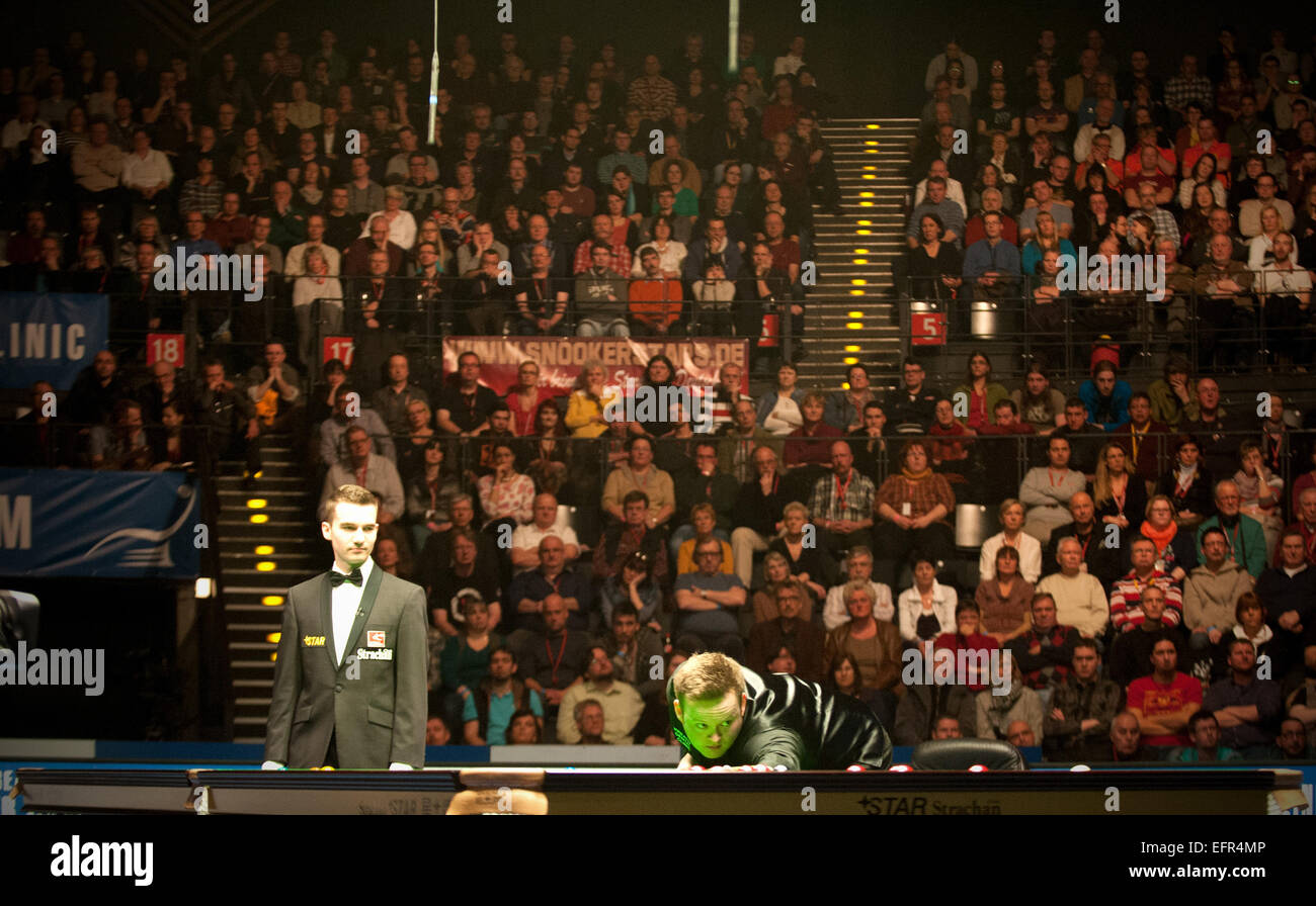 Berlin, Deutschland. 8. Februar 2015. Shaun Murphy (GBR) in Aktion während des Finales der Snooker German Masters 2015 in Berlin, Deutschland, 8. Februar 2015. Foto: Oliver Mehlis/Zb - Nr. WIRE SERVICE - © Dpa/Alamy Live-Nachrichten Stockfoto