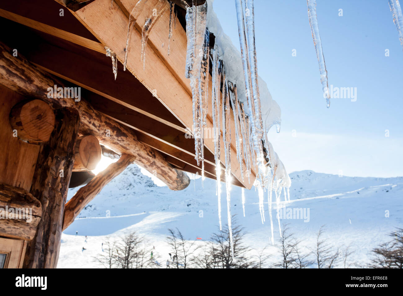 Eiszapfen auf Kabine Dach, Ushuaia, Feuerland, Argentinien Stockfoto