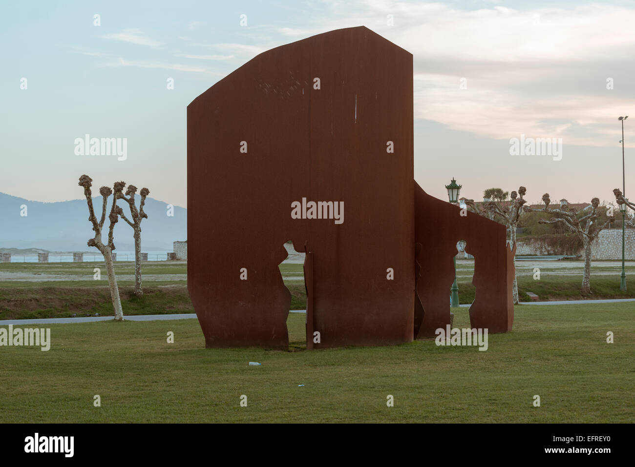 Denkmal für die Opfer des Terrorismus in den Magdalena-Palast, Santander, Kantabrien, Spanien, von Agustin Ibarrola Stockfoto