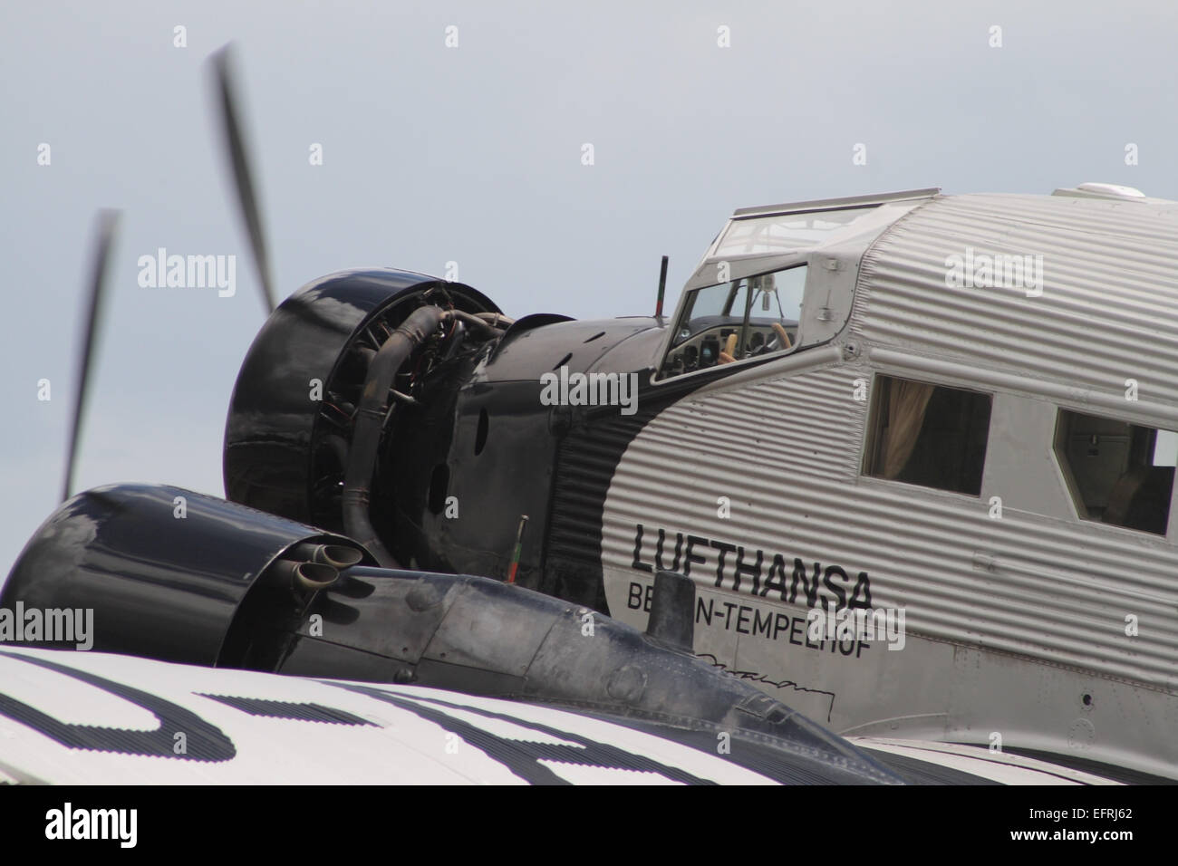 Altes Lufthansa Flugzeug Stockfotografie - Alamy
