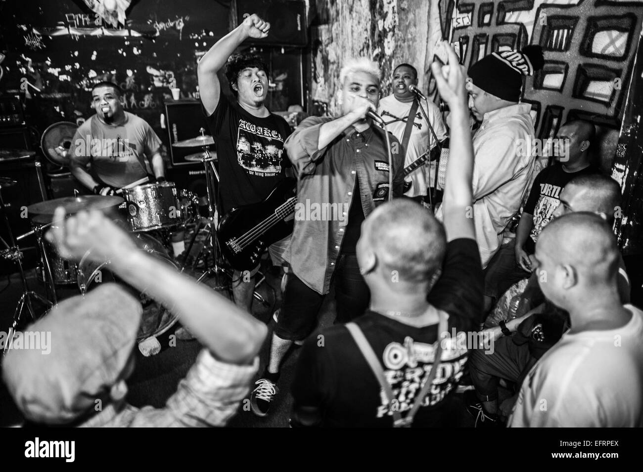 Punkband Vorformen bei antifaschistischen Gig am Rumah Api Veranstaltungsort in Ampang, Kuala Lumpur. Stockfoto