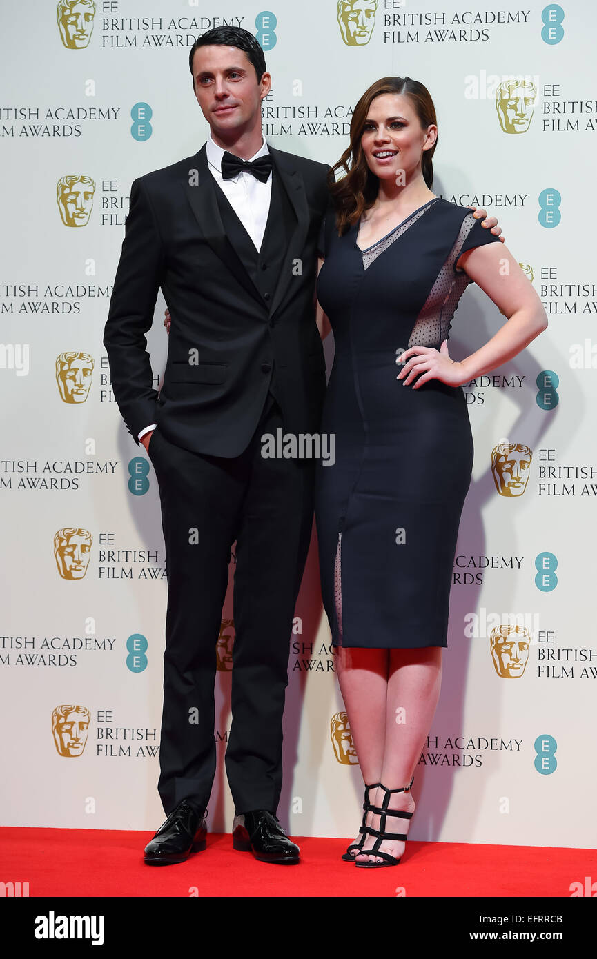 Matthew Goode und Hayley Atwell bei den EE British Academy Film Awards am Royal Opera House am 8. Februar 2015 in London. Stockfoto
