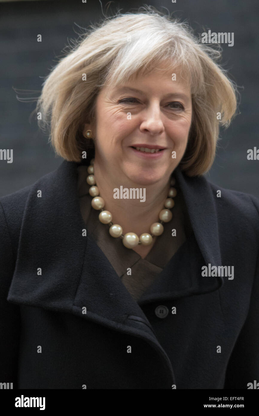 London, 10. Februar 2015. Minister kommen bei der wöchentlichen Kabinettssitzung in 10 Downing Street. Im Bild: Home Secretary Theresa May Kredit: Paul Davey/Alamy Live-Nachrichten Stockfoto