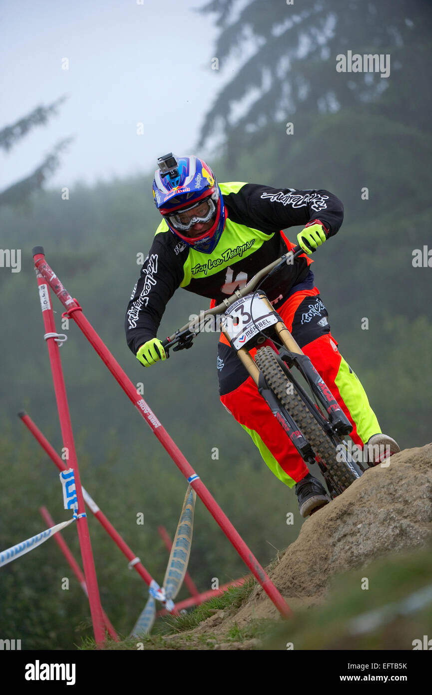 Amerikanische Mountainbiker Aaron Gwin konkurriert in der UCI Mountain Bike World Cup in Meribel, Frankreich. Stockfoto