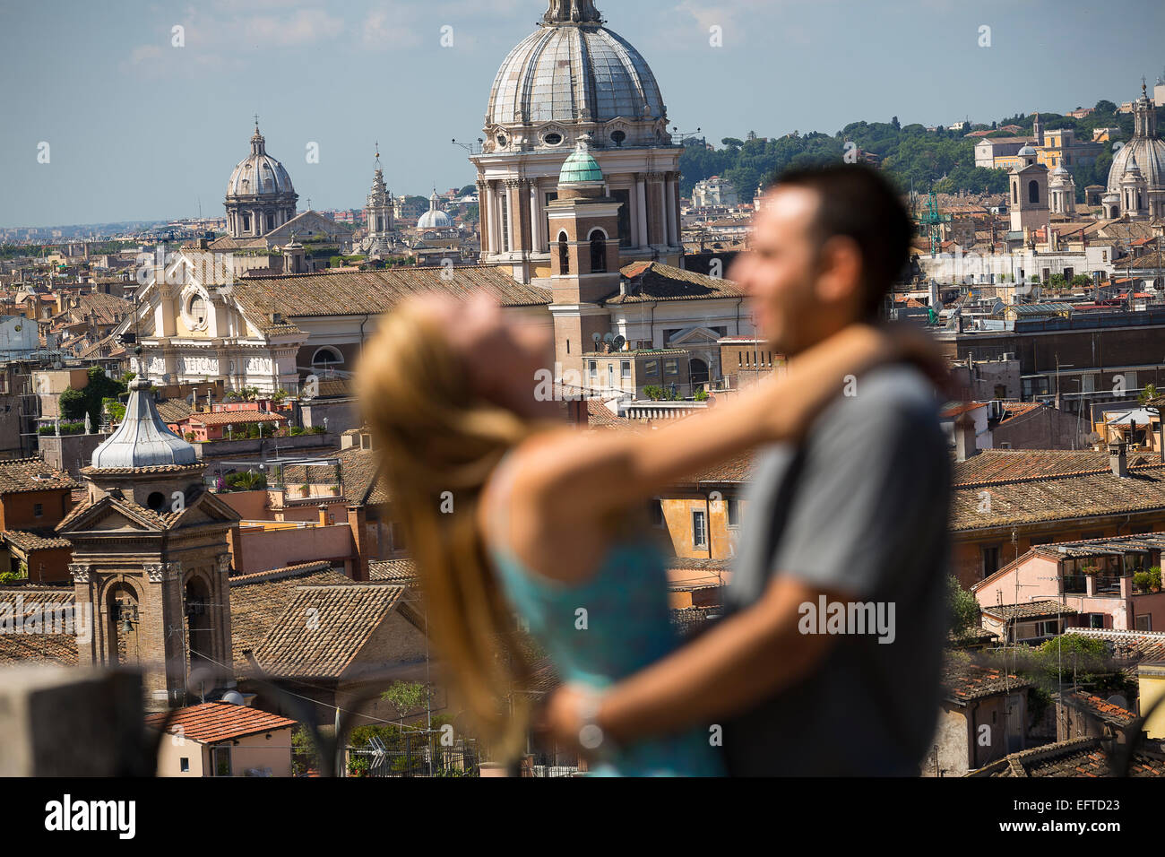 Paar in der Liebe. Parco del Pincio. Rom, Italien Stockfoto