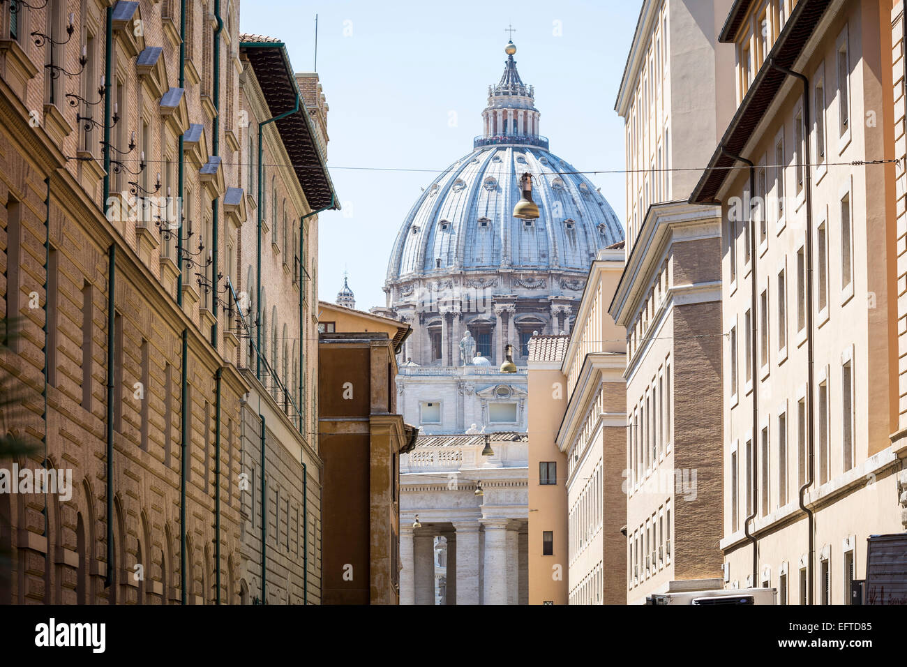 Straßenansicht der Sankt-Petri Dom. Rom, Italien Stockfoto
