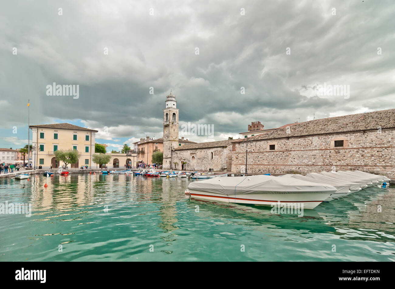 wunderschönen und romantischen Hafen von Lazise am östlichen Ufer des Gardasees. Stockfoto