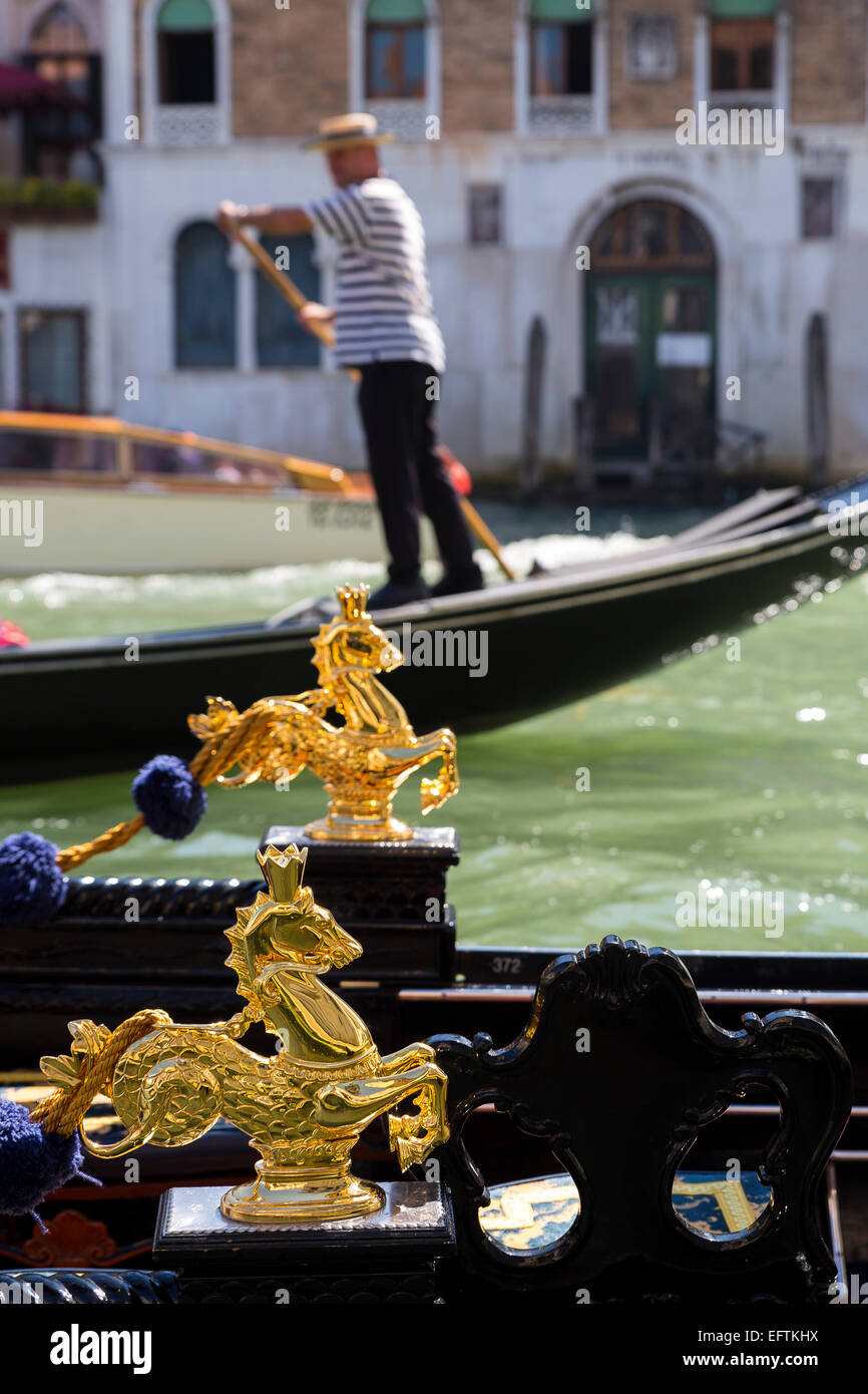 Gondel-Detail. Venedig, Italien Stockfoto