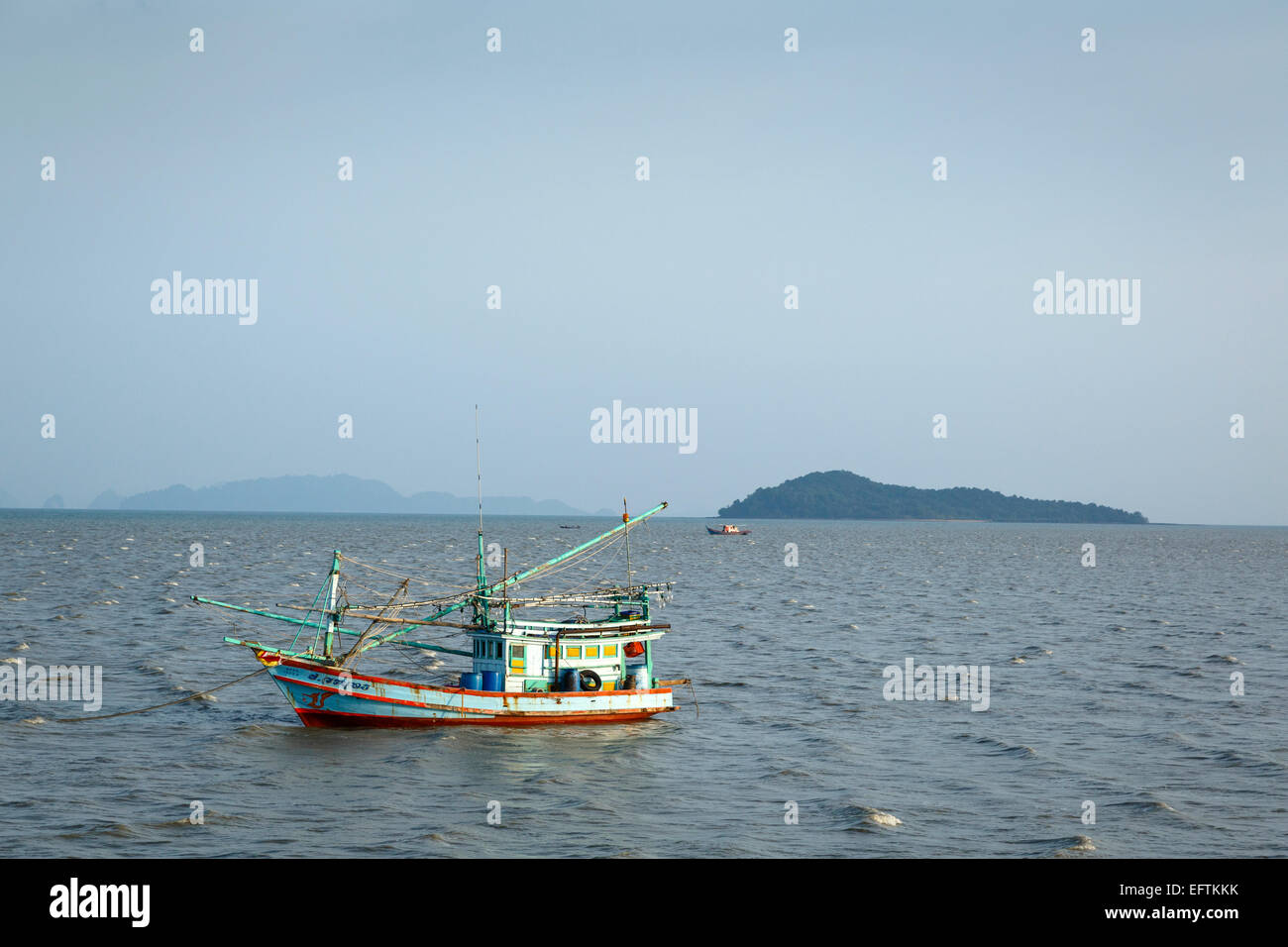 Angelboot/Fischerboot aus Lanta Old Town, Ko Lanta, Thailand (Koh). Stockfoto