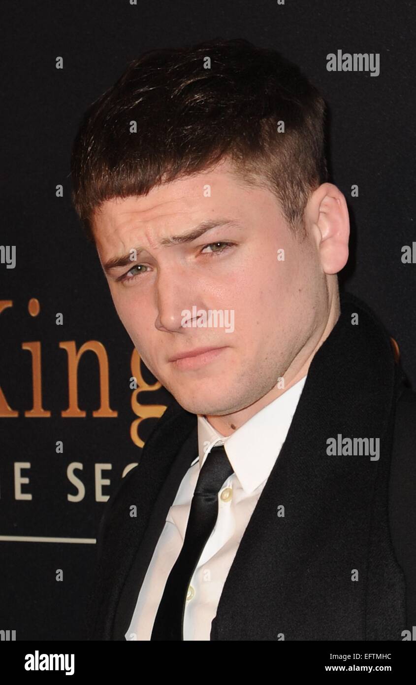 New York, NY, USA. 9. Februar 2015. Taron Egerton bei erscheinen vor Gericht für KINGSMAN: THE SECRET SERVICE Premiere, der School of Visual Arts (SVA) Theatre, New York, NY 9. Februar 2015. Bildnachweis: Kristin Callahan/Everett Collection/Alamy Live-Nachrichten Stockfoto