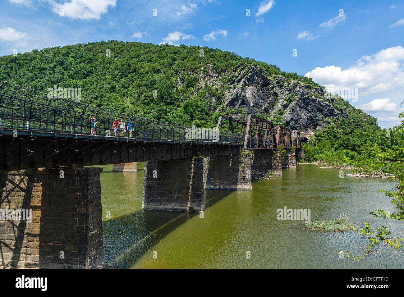 Appalachian Trail Fußgängerbrücke über den Potomac River in Harpers Ferry National Historic Park, West Virginia, USA Stockfoto