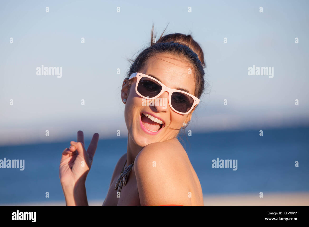 Frau im Urlaub Spaß Stockfoto