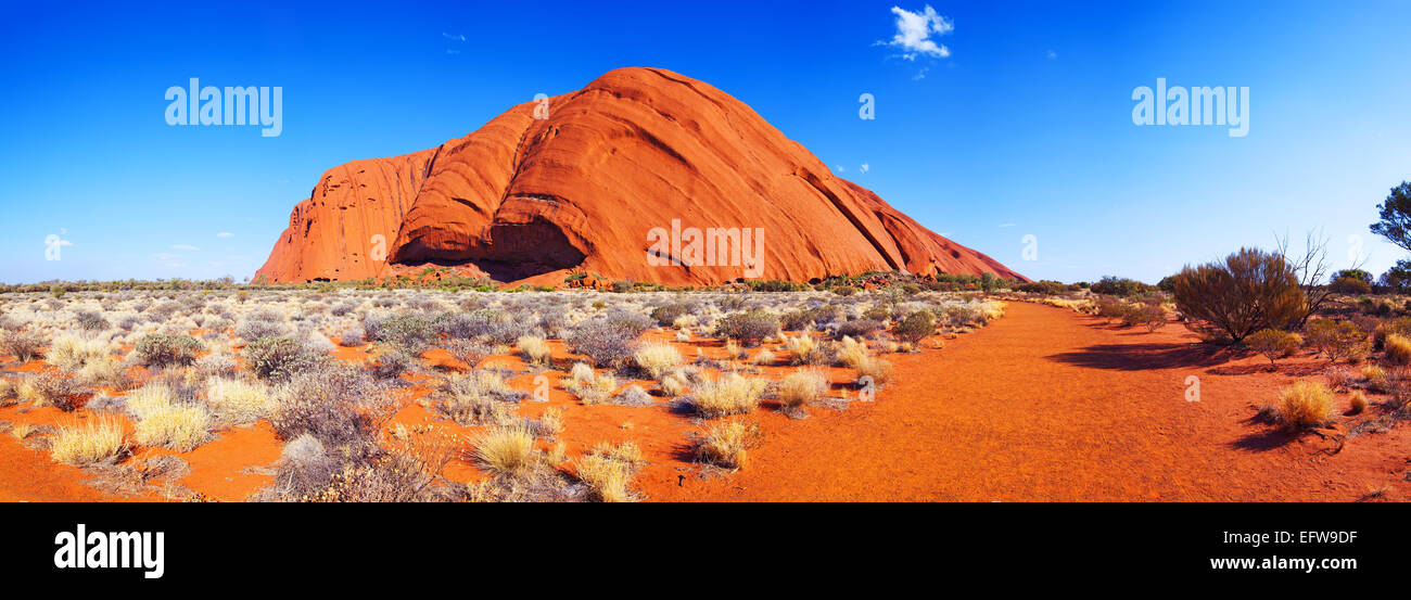Outback Landschaften Central Australia Northern Territory Landschaft Outback Ayers Rock Uluru Pfad Pfade Wanderwege wandern Aust Stockfoto