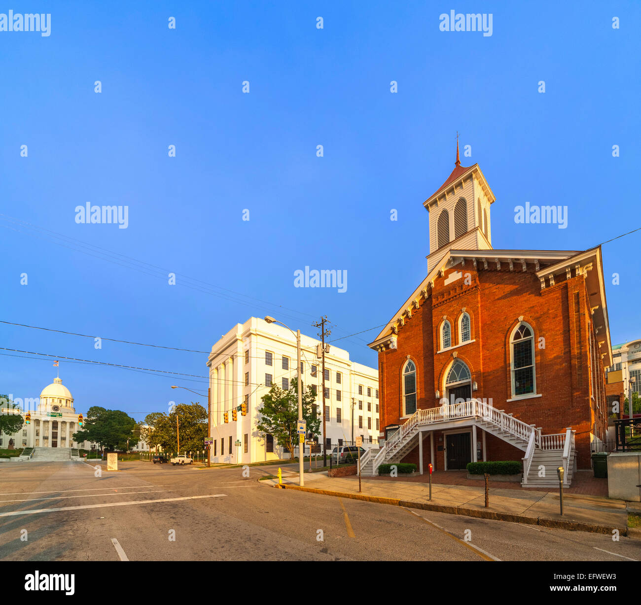 Dexter Avenue King Memorial Baptist Church und Montgomery Alabama State Capitol. Ende 1965 Selma nach Montgomery März. Stockfoto