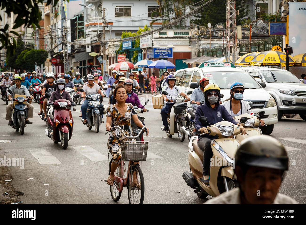 Dichten Verkehr in Cholon (Chinatown), Ho-Chi-Minh-Stadt (Saigon), Vietnam. Stockfoto