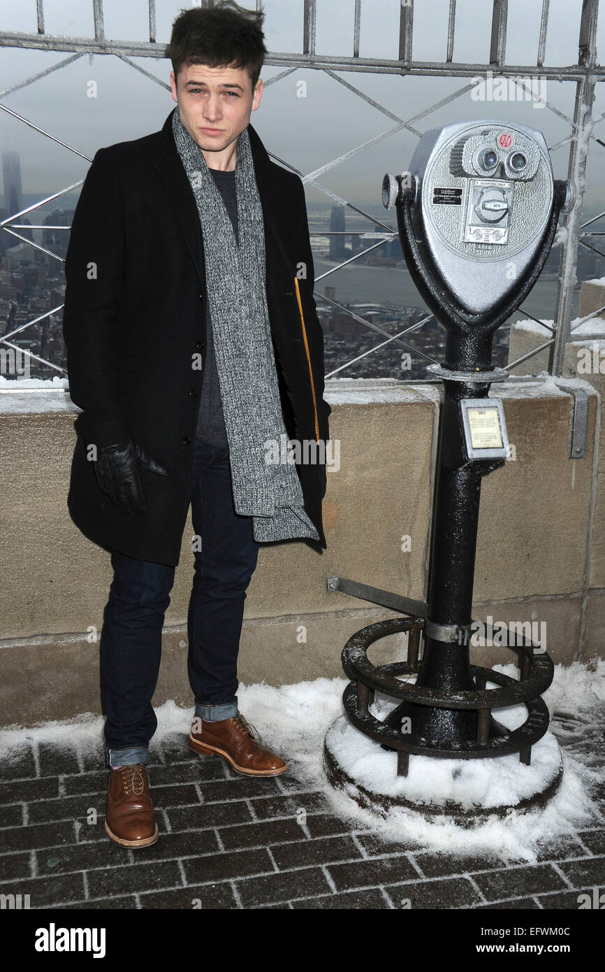 New York City. 9. Februar 2015. Schauspieler Taron Egerton auf dem Empire State Building am 9. Februar 2015 in New York City. / Bild Allianz © Dpa/Alamy Live-Nachrichten Stockfoto