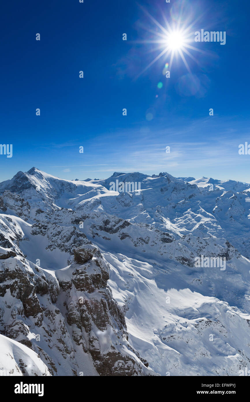Schöne Aussicht aus dem Schweizer Berg Titlis in Richtung Süden Stockfoto