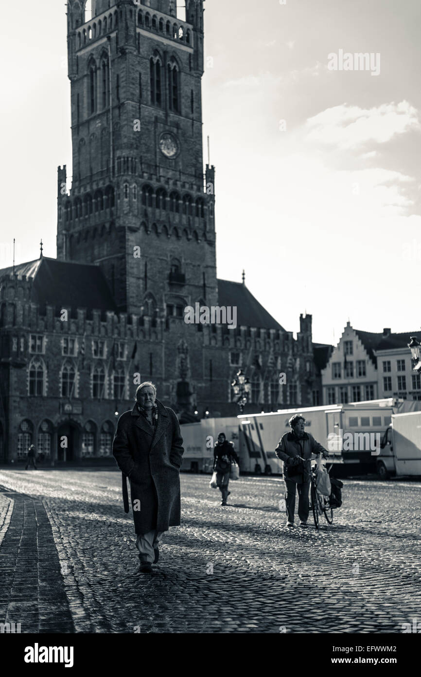 Markt-Quadrat und Glockenturm in Brugge, Belgien Stockfoto
