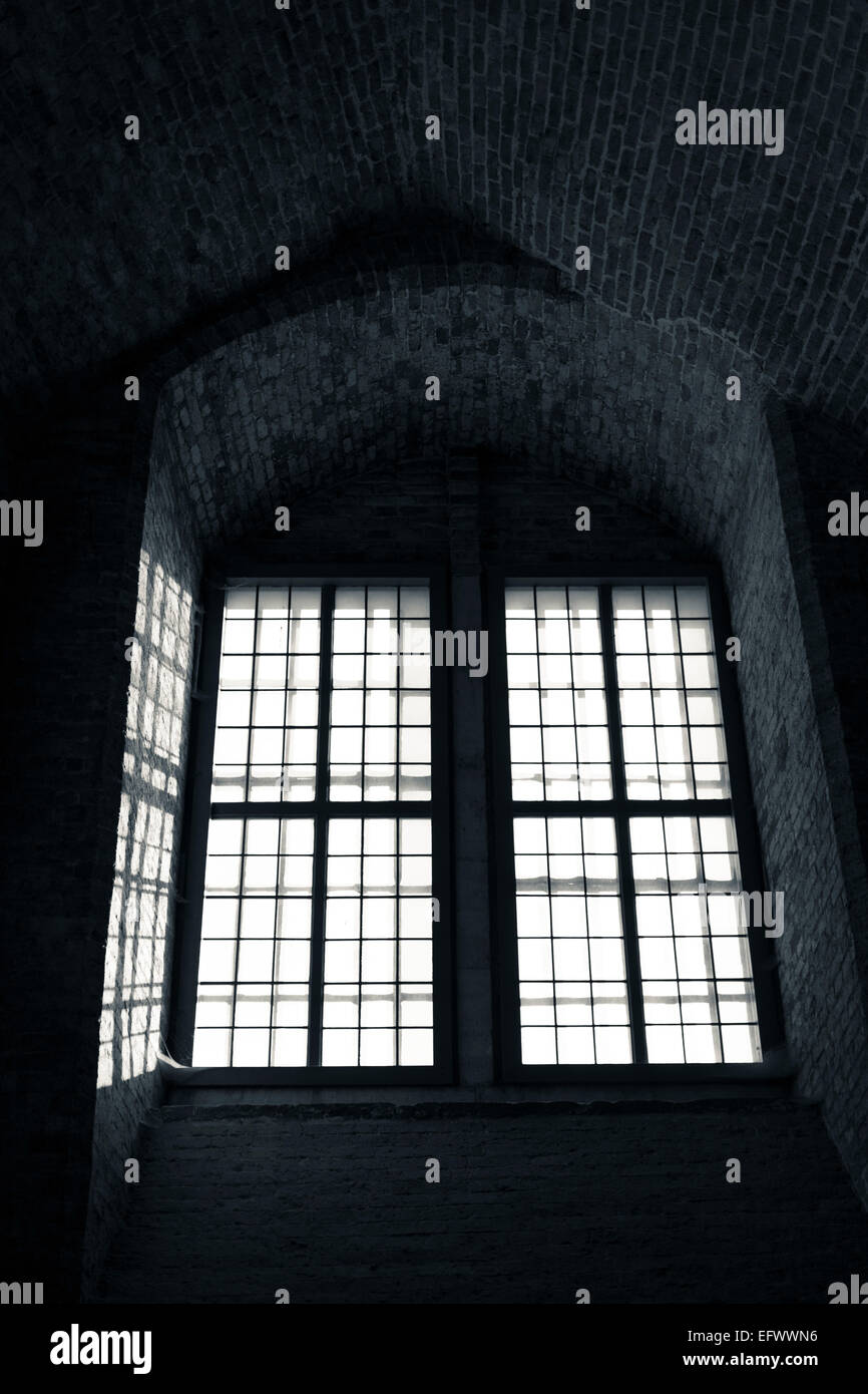 Fenster im Glockenturm in Brugge, Belgien Stockfoto