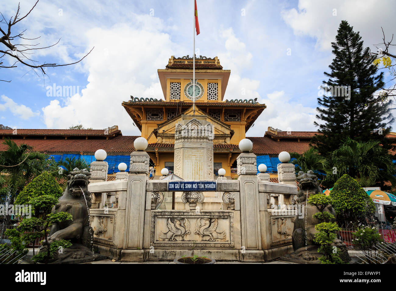 Binh Tay Markt, der zentrale Markt von Cho Lon im Bezirk 6, Ho-Chi-Minh-Stadt (Saigon), Vietnam. Stockfoto