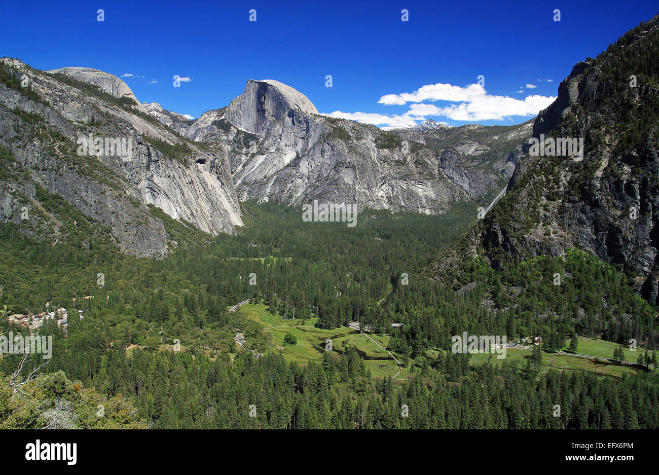 Einen Panoramablick über Yosemite Valley und Half Dome Berg. Stockfoto