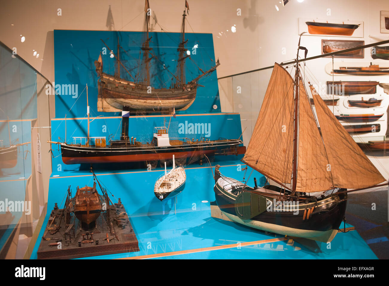 Schiffsmodelle im Schiffahrtsmuseum Rotterdam, Holland, Niederlande. Stockfoto